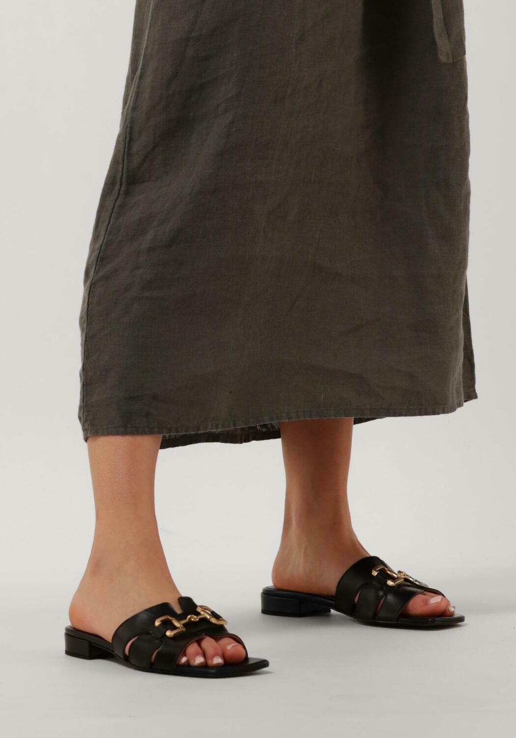 Schwarze NOTRE-V Pantolette 06 6403 - large