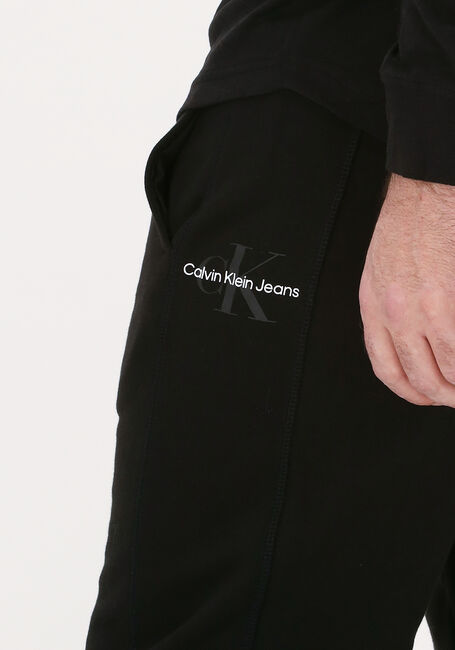 Schwarze CALVIN KLEIN Jogginghose MONOGRAM LOGO HWK PANT - large