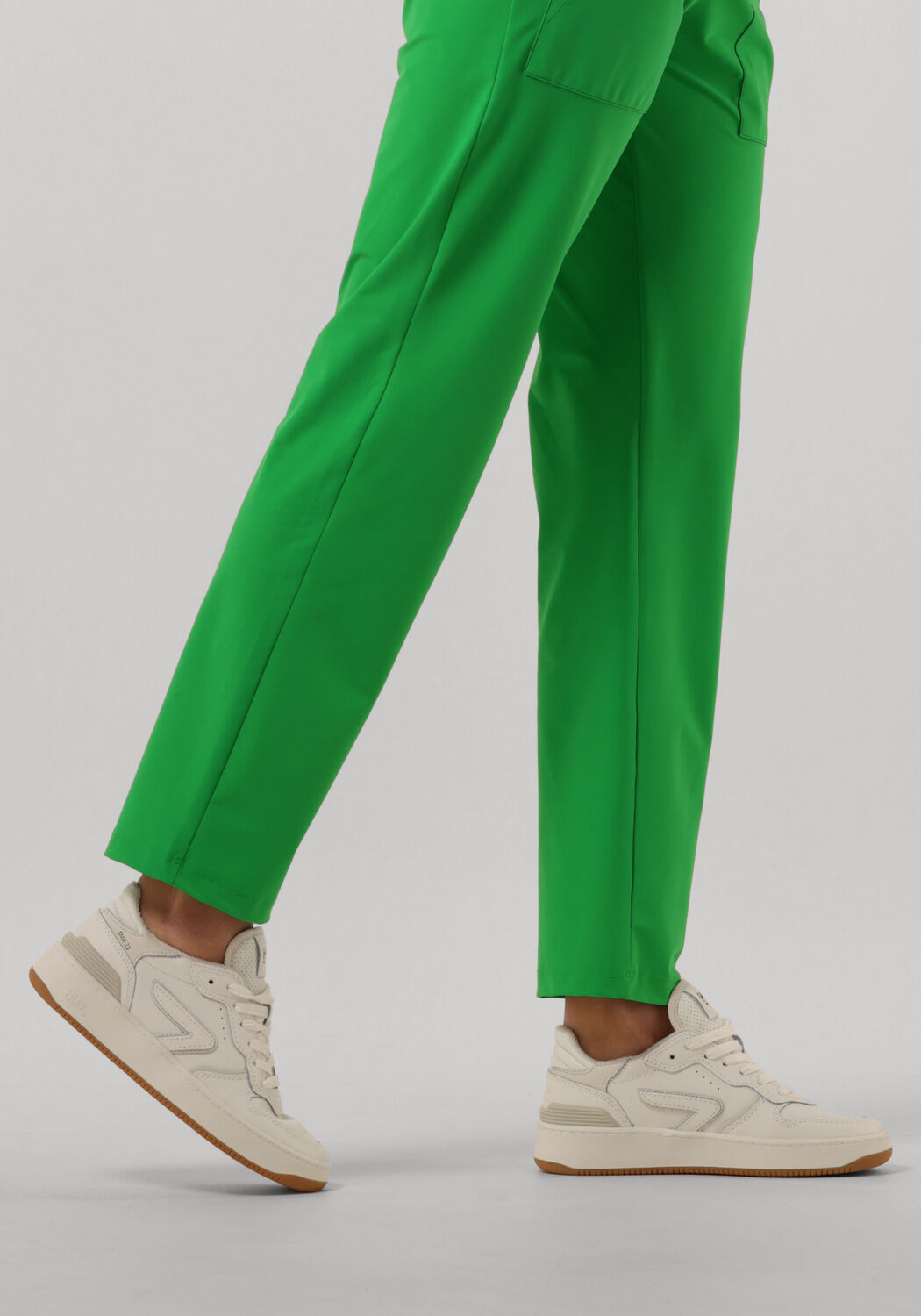 Wei&szlig;e HUB Sneaker Low SMASH - large