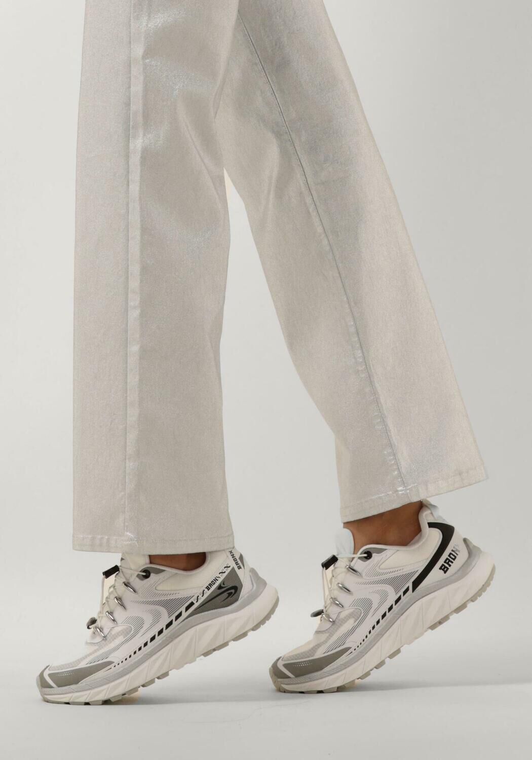 Weiße BRONX Sneaker Low TRACK-ERR 66516-L | Omoda