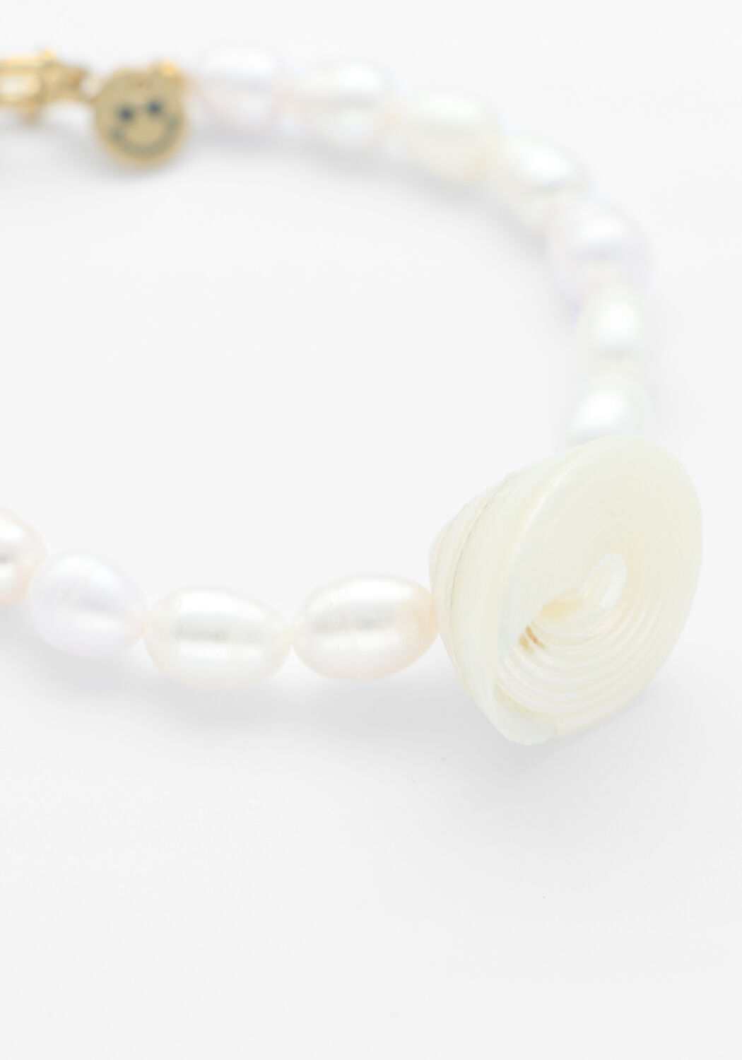 Wei&szlig;e BONNIE STUDIOS Schmuck BORIS SHELL BRACELET - large