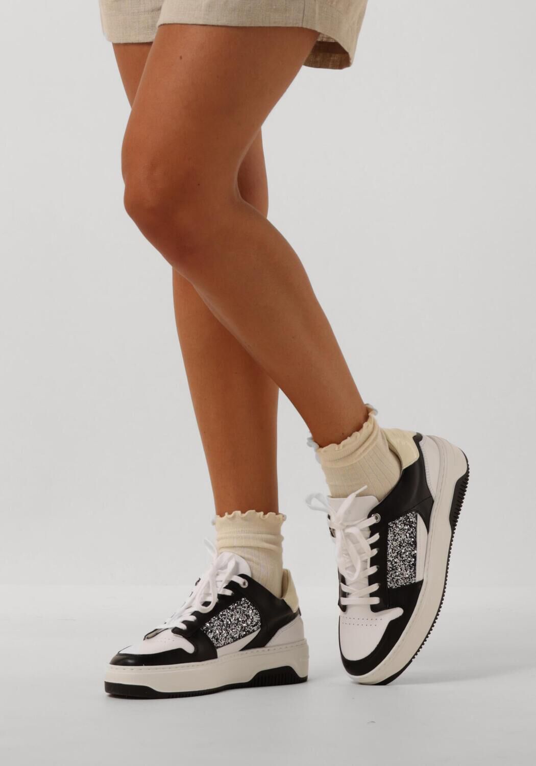 Wei&szlig;e NUBIKK Sneaker Low BASKET COURT DAMES - large