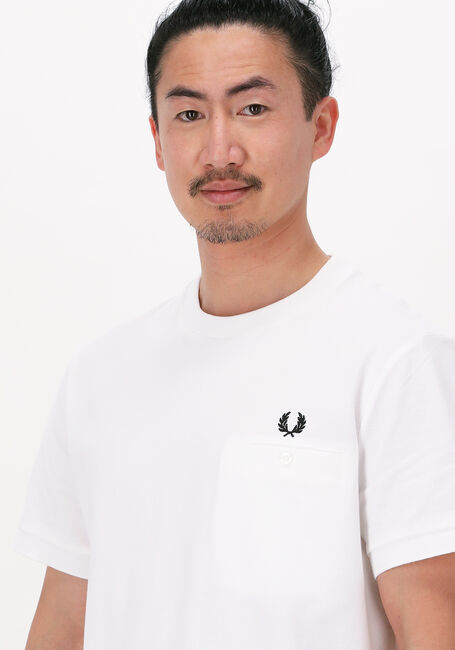 Weiße FRED PERRY T-shirt POCKET DETAIL PIQUE SHIRT - large