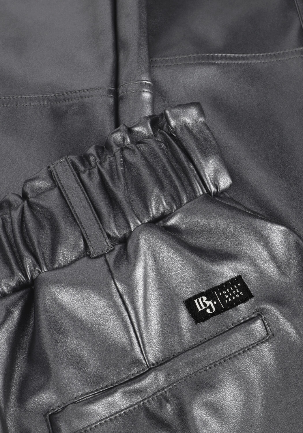 Silberne INDIAN BLUE JEANS Cargohosen VEGAN LEATHER CARGO PANTS - large