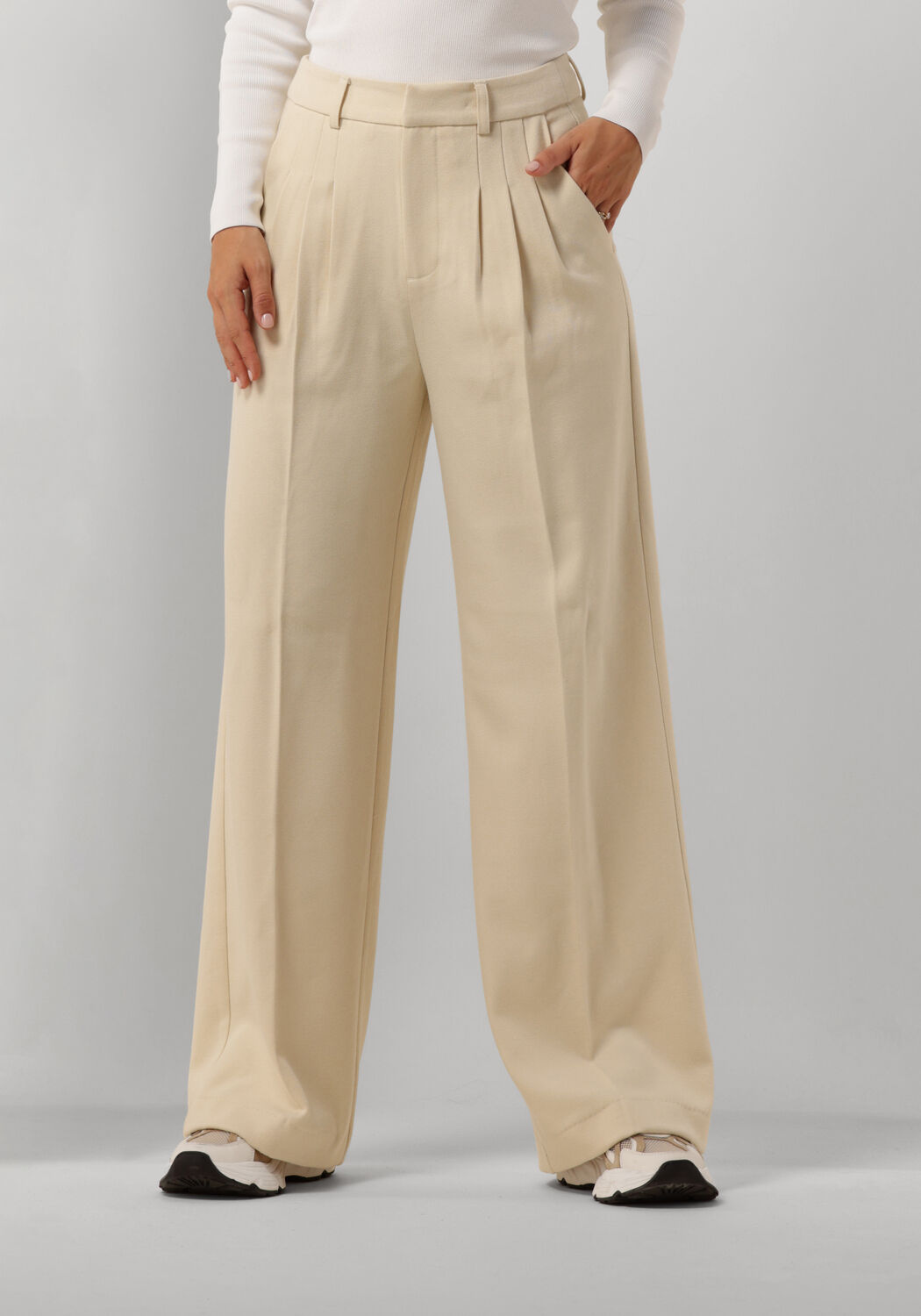 Camelfarbene JANICE Umh&auml;ngetasche SKYLAR BAG - medium