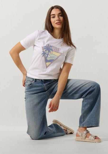 Weiße GUESS T-shirt SS RN BEACH TRIANGLE TEE - large