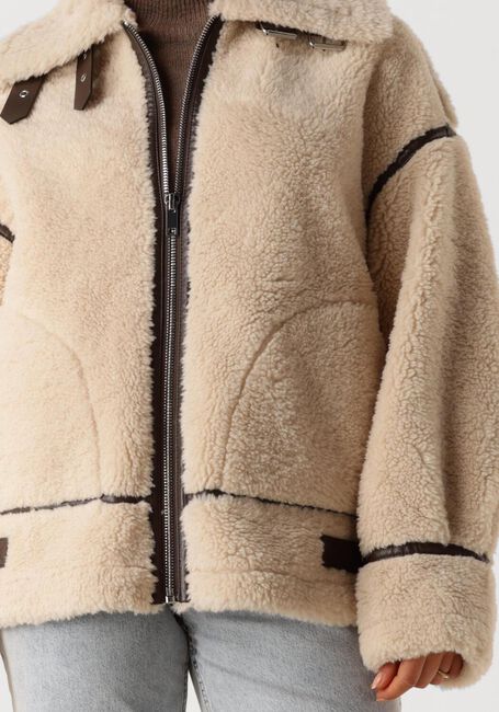 Nicht-gerade weiss EDITED Teddy-Jacke ARIANA JACKET - large