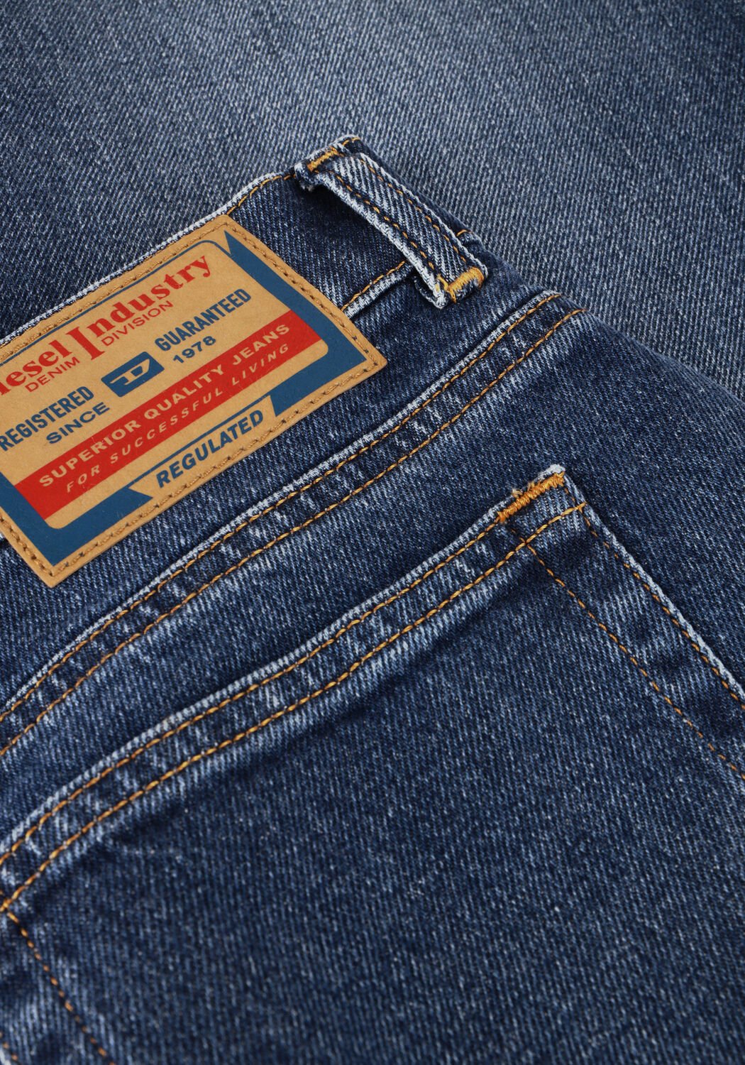 Dunkelblau DIESEL Wide jeans 1978 D-AKEMI - large