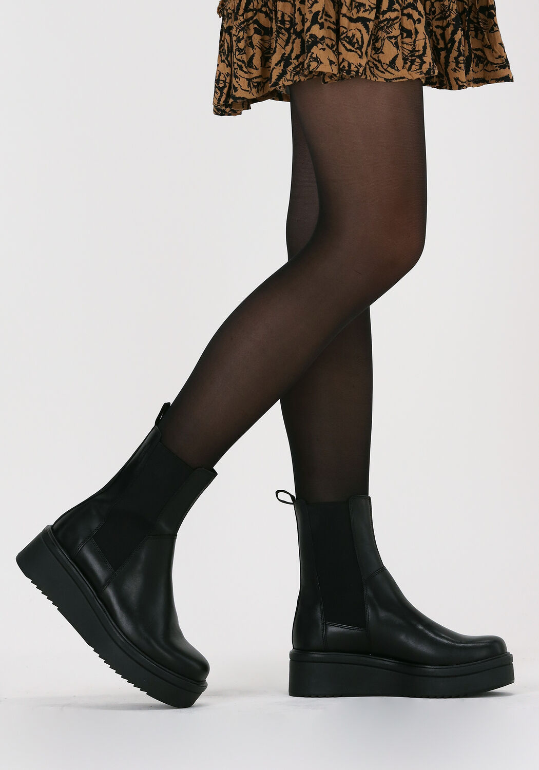 Schwarze VAGABOND SHOEMAKERS Chelsea Boots TARA - large