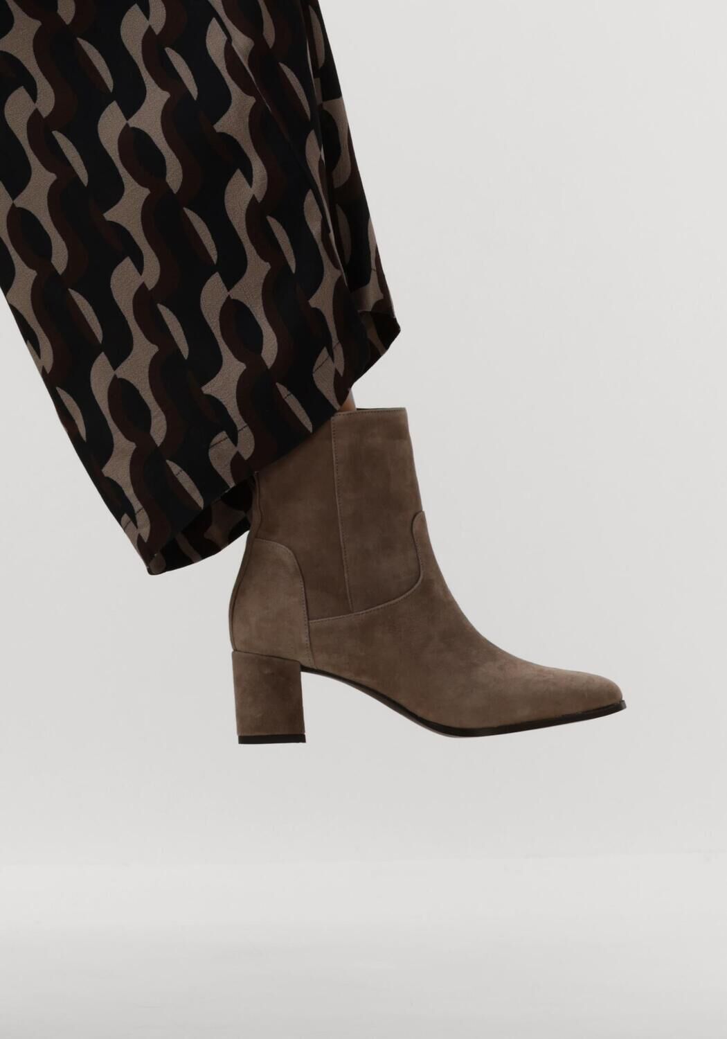 Graue NOTRE-V Stiefeletten 8543 - large