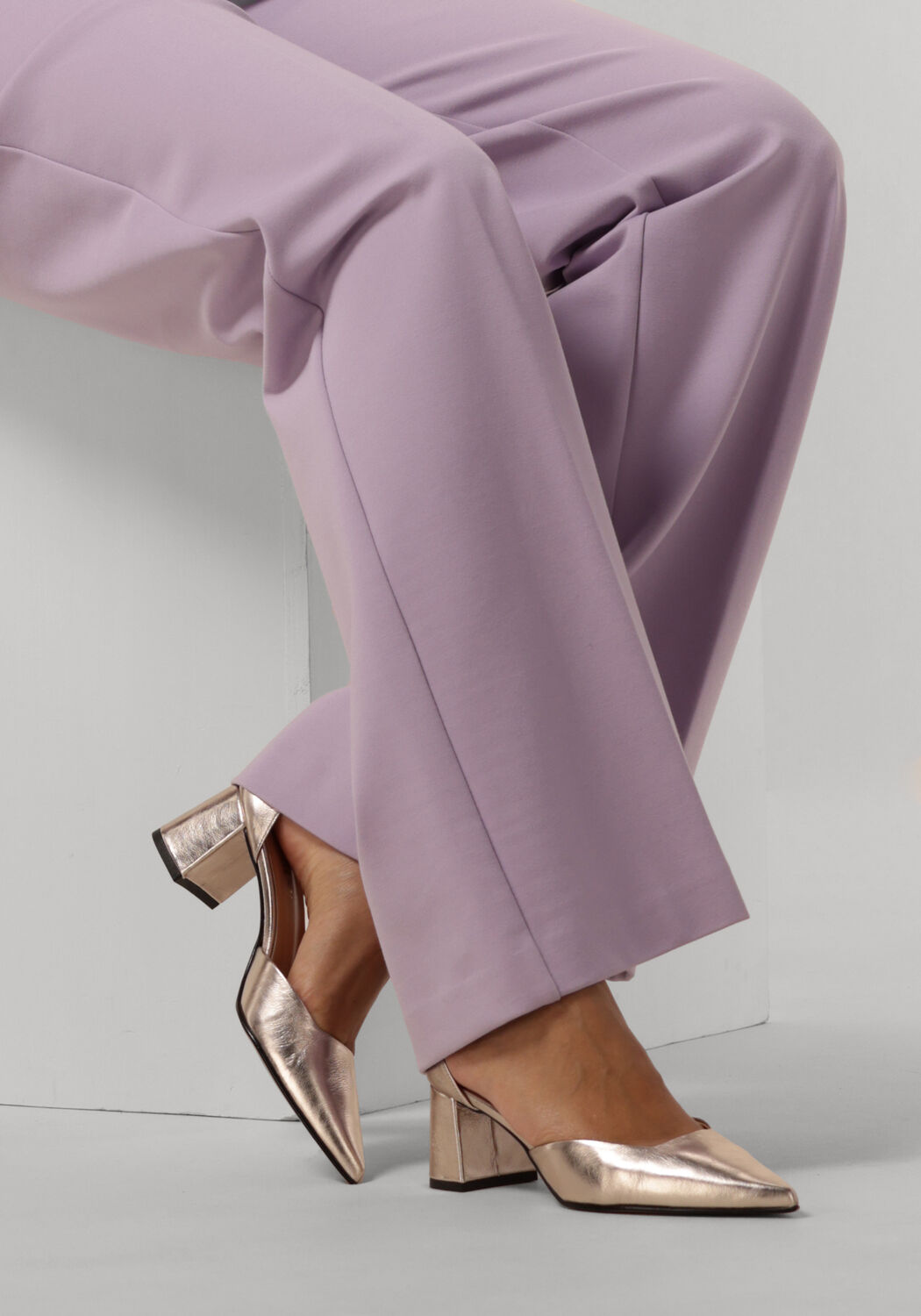 Goldfarbene NOTRE-V Pumps 35514 - large