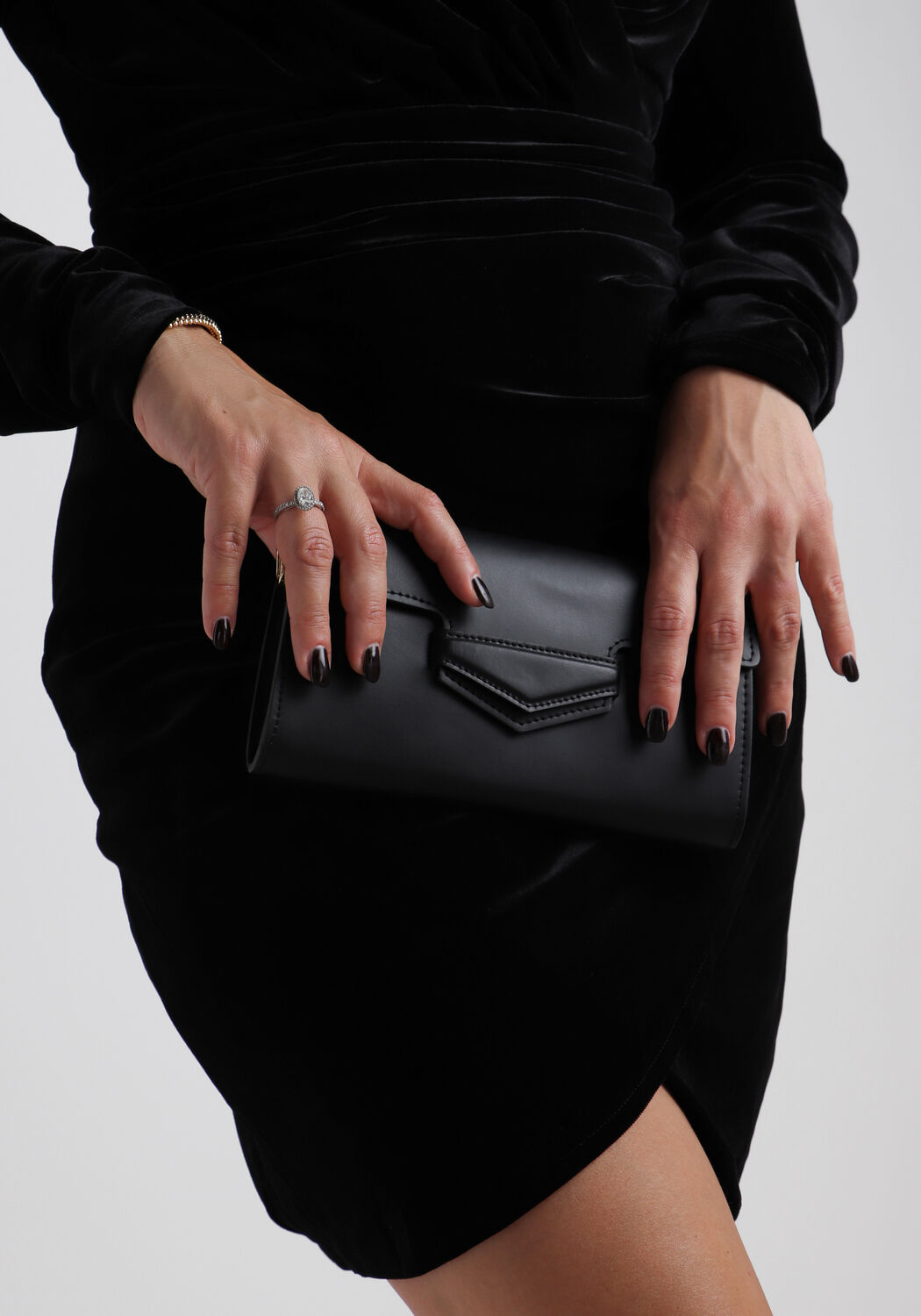 Schwarze NOTRE-V Clutch X BO - large