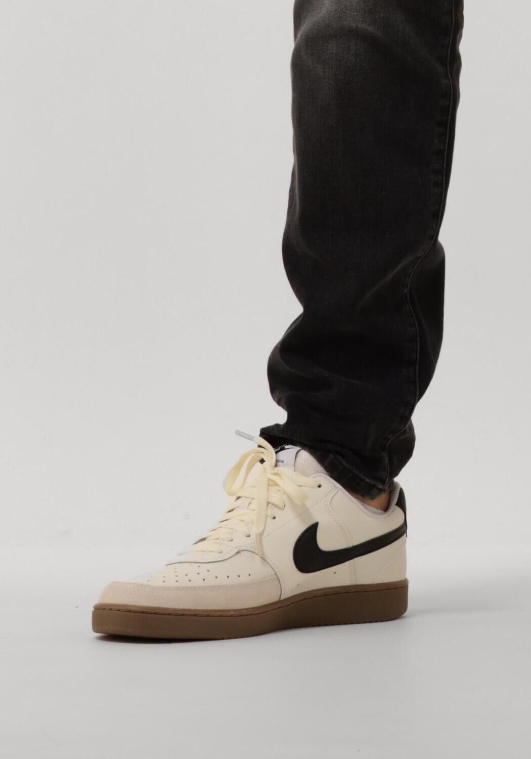 Schwarze NIKE Sneaker Low NIKE COURT VISION LO - large