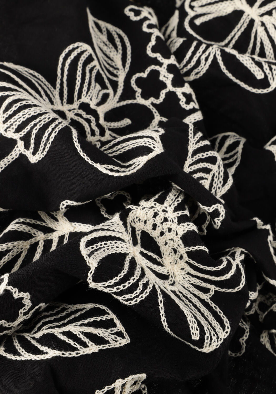 Schwarze JANSEN AMSTERDAM Blusen WGE722 EMBROIDERED BLOUSE 3/4 PUFFED SLEEVE - large