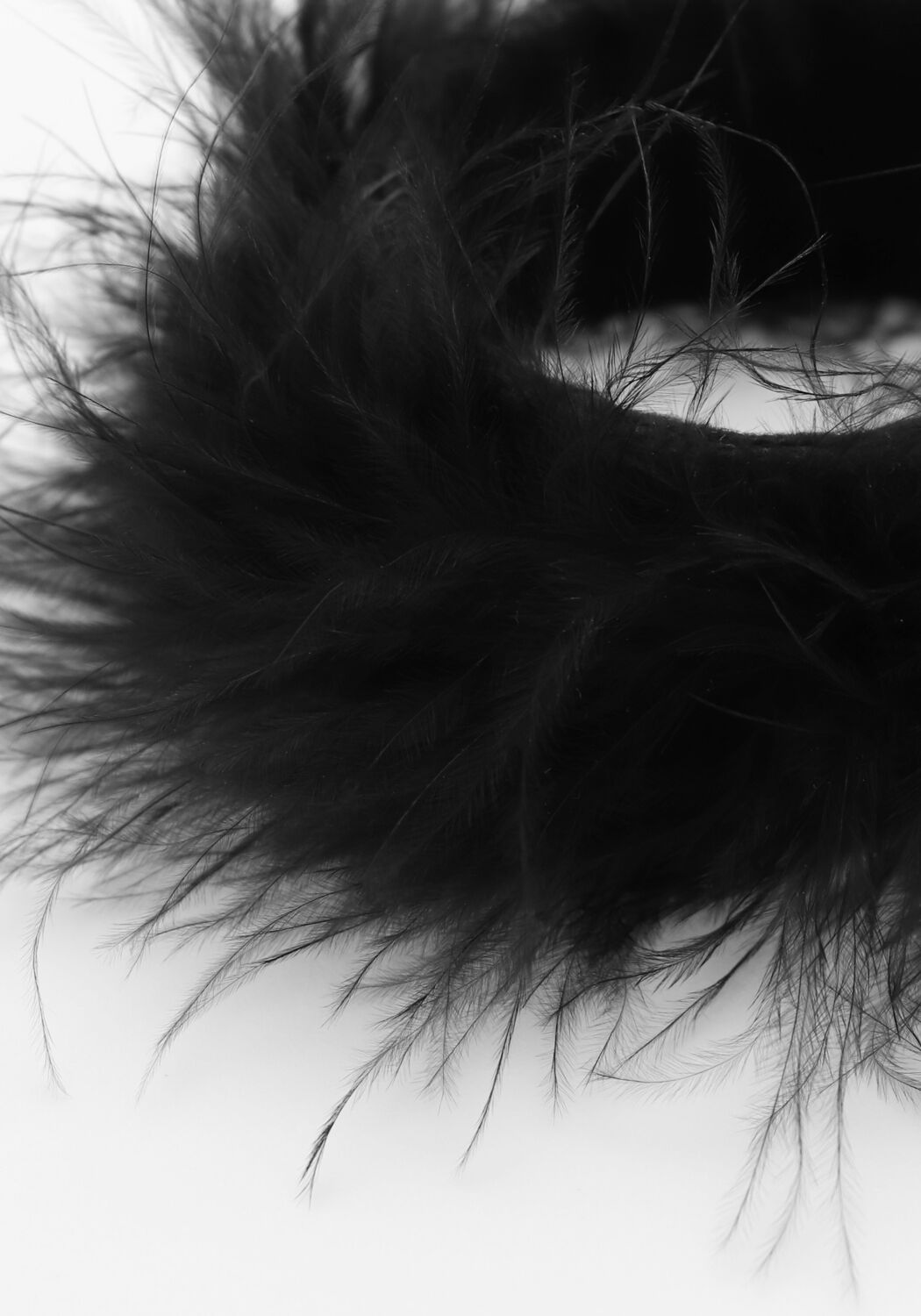 Schwarze NOTRE-V Armb&auml;nder FEATHER BRACELET - large