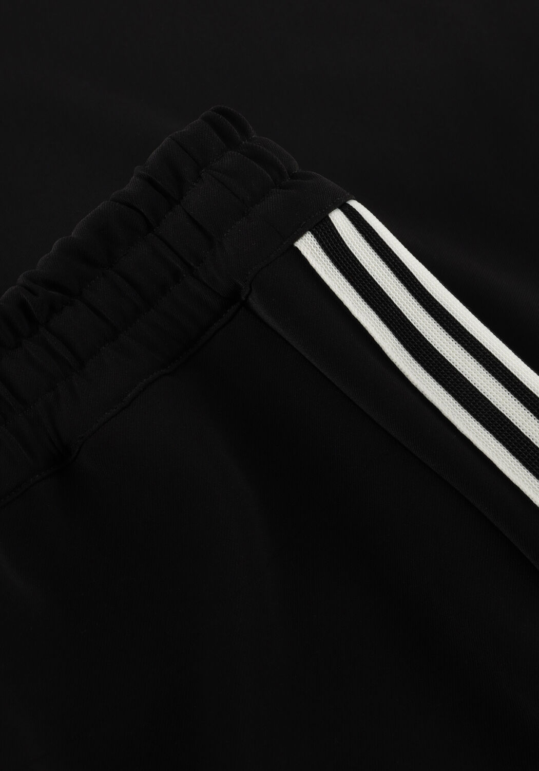 Schwarze MODSTR&Ouml;M Weite Hose TINNIEMD PANTS - large