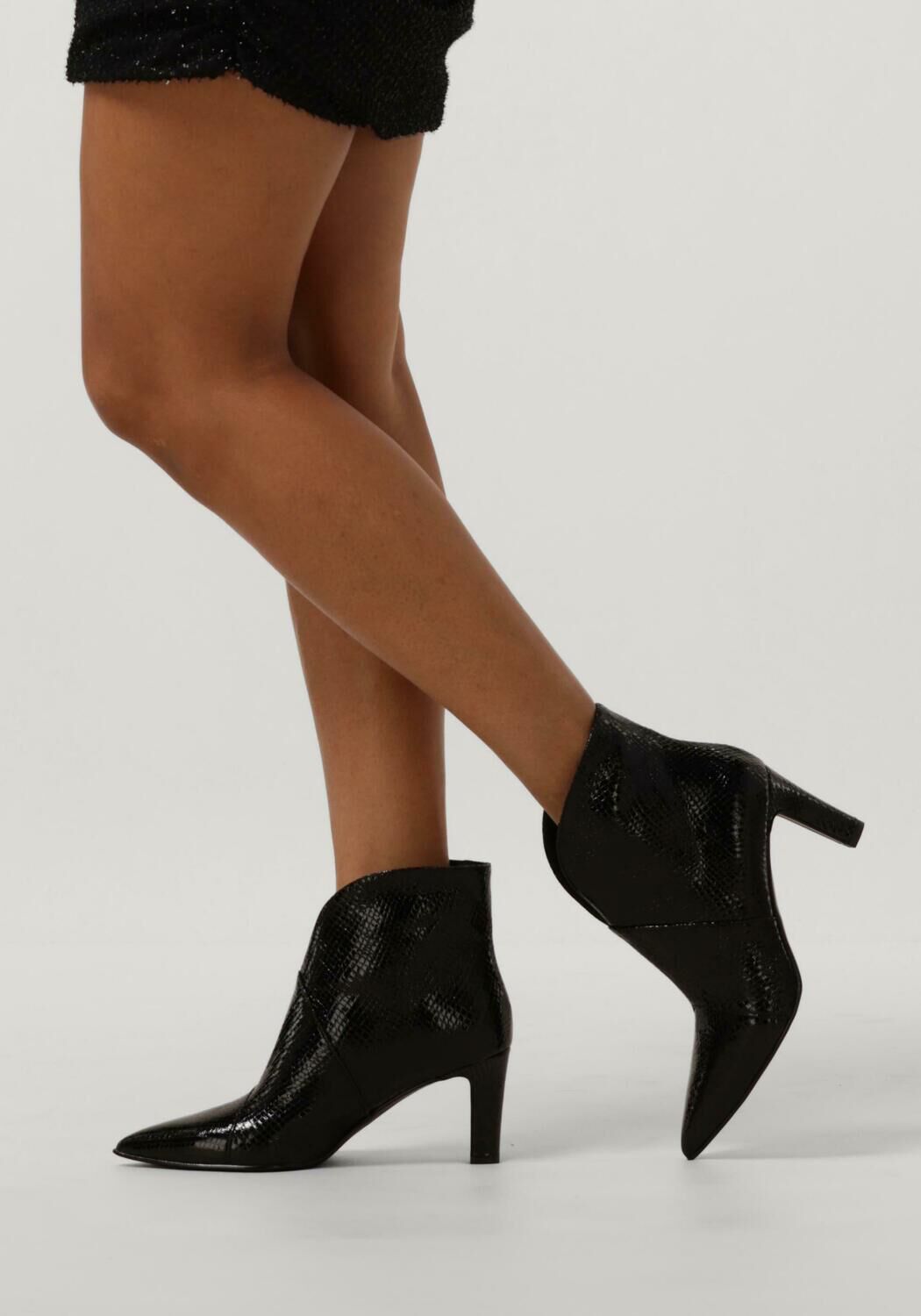 Schwarze NOTRE-V Stiefeletten 38235 - large