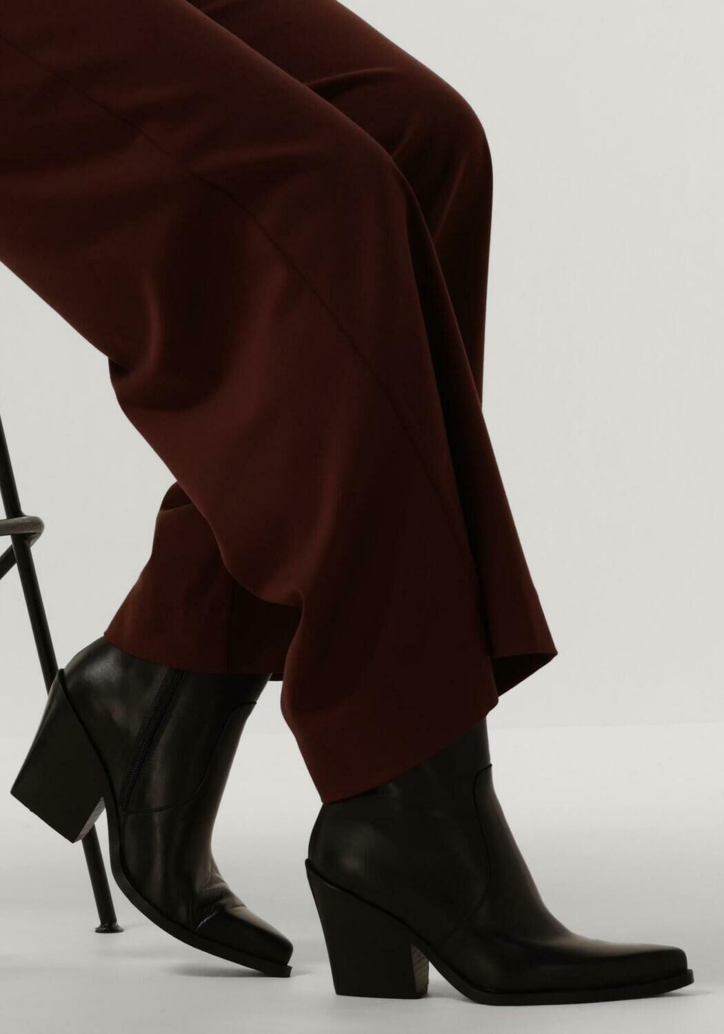 Schwarze NOTRE-V Stiefeletten AR274 - large