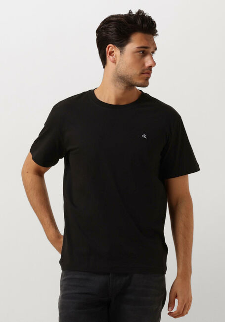 Schwarze CALVIN KLEIN T-shirt CK EMBRO BADGE TEE - large