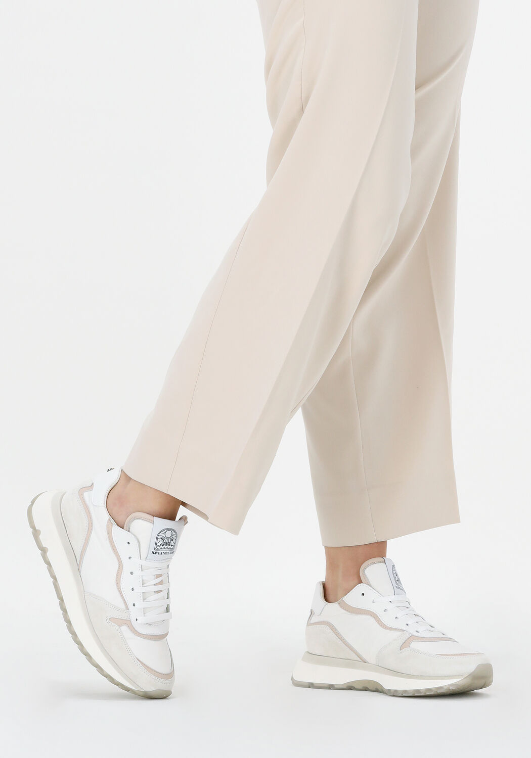 Wei&szlig;e NOTRE-V Sneaker Low 04-100 - large