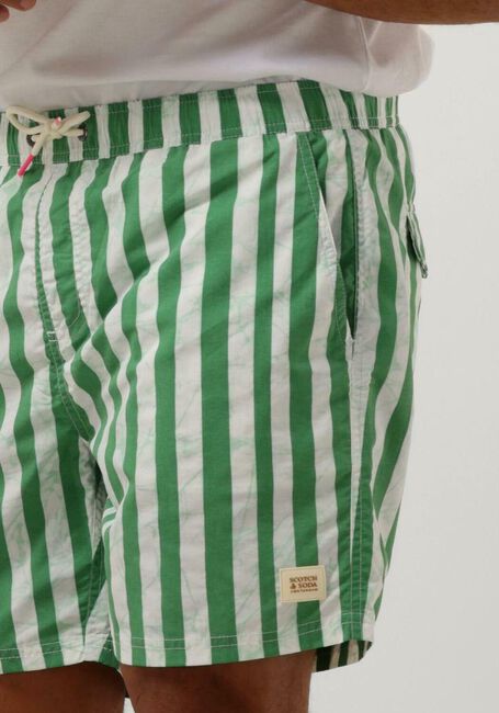 Grüne SCOTCH & SODA Badehosen MID LENGTH - BATIK STRIPE PRINTED SWIMSHORT - large