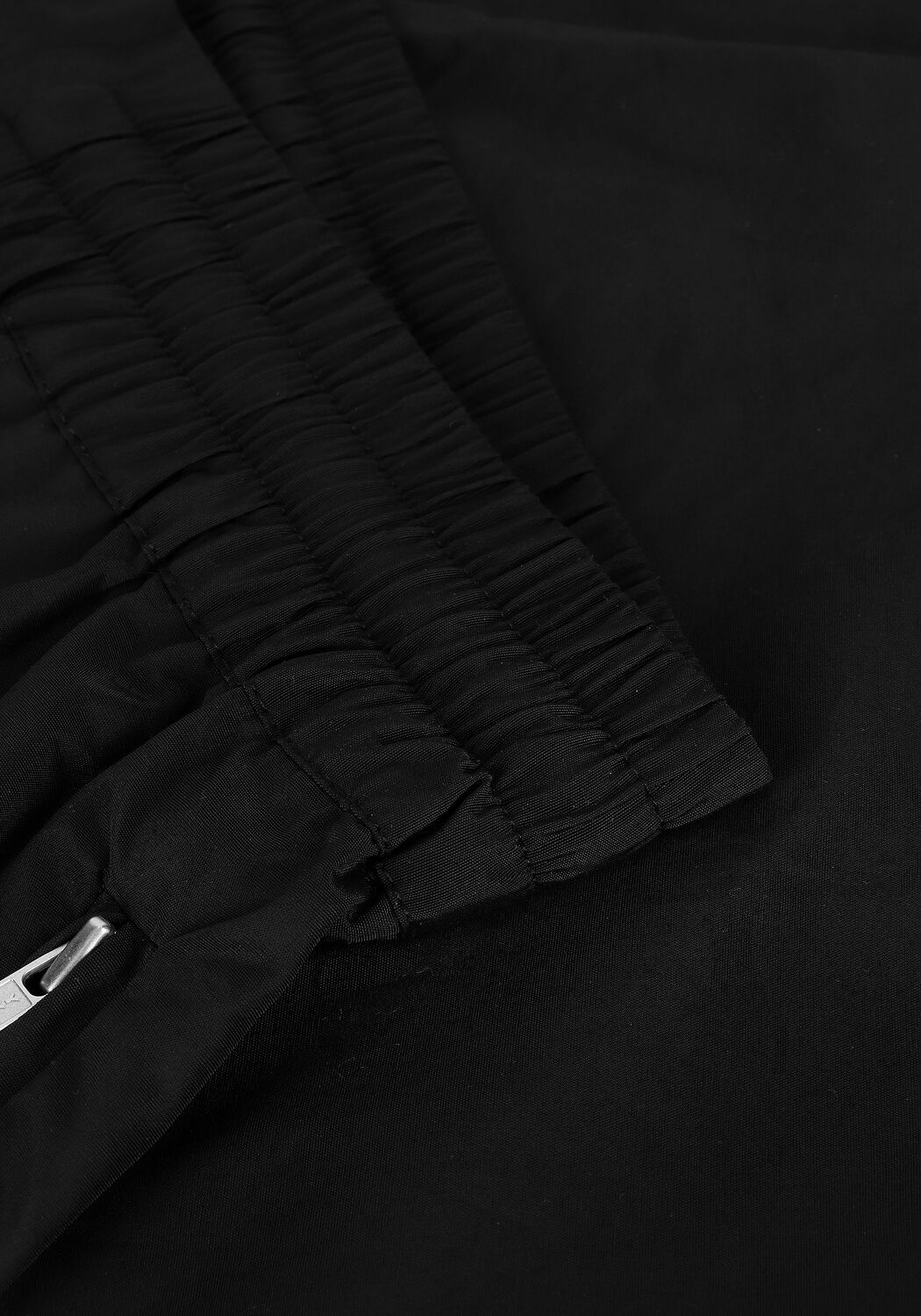 Schwarze LEVETE ROOM Jogginghose MARILYN 6 PANTS - large