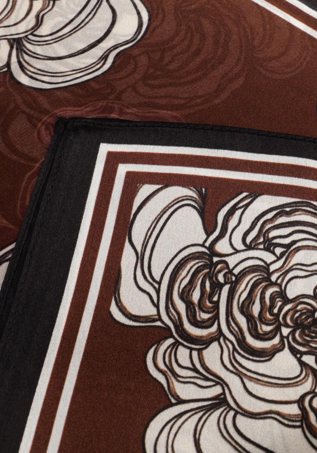 Braune NOTRE-V Schal ZAYA - large