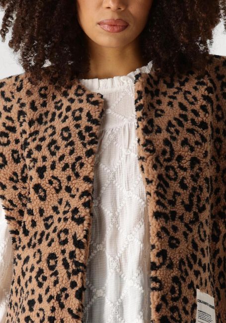 Braune COLOURFUL REBEL Gilet YONI LEOPARD TEDDY GILET - large