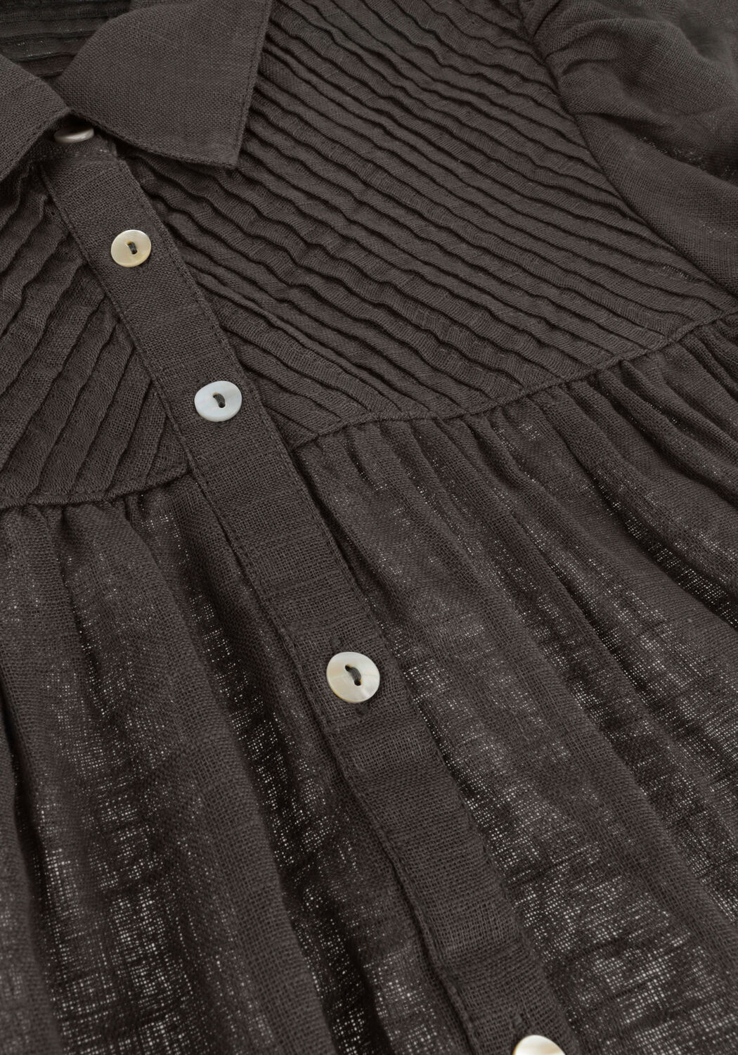 Dunkelgrau RUBY TUESDAY Blusen IMEE COLLAR PINTUCK BLOUSE - large