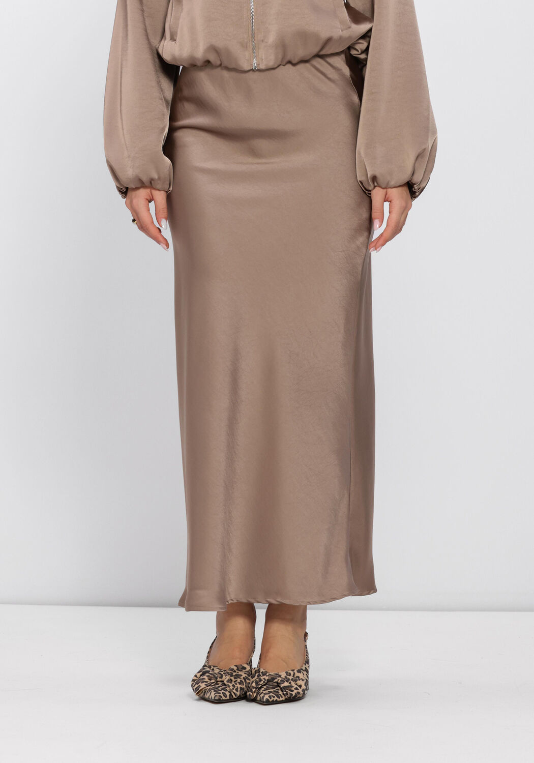 Taupe NEO NOIR Maxirock VICKY HEAVY SATEEN SKIRT - large