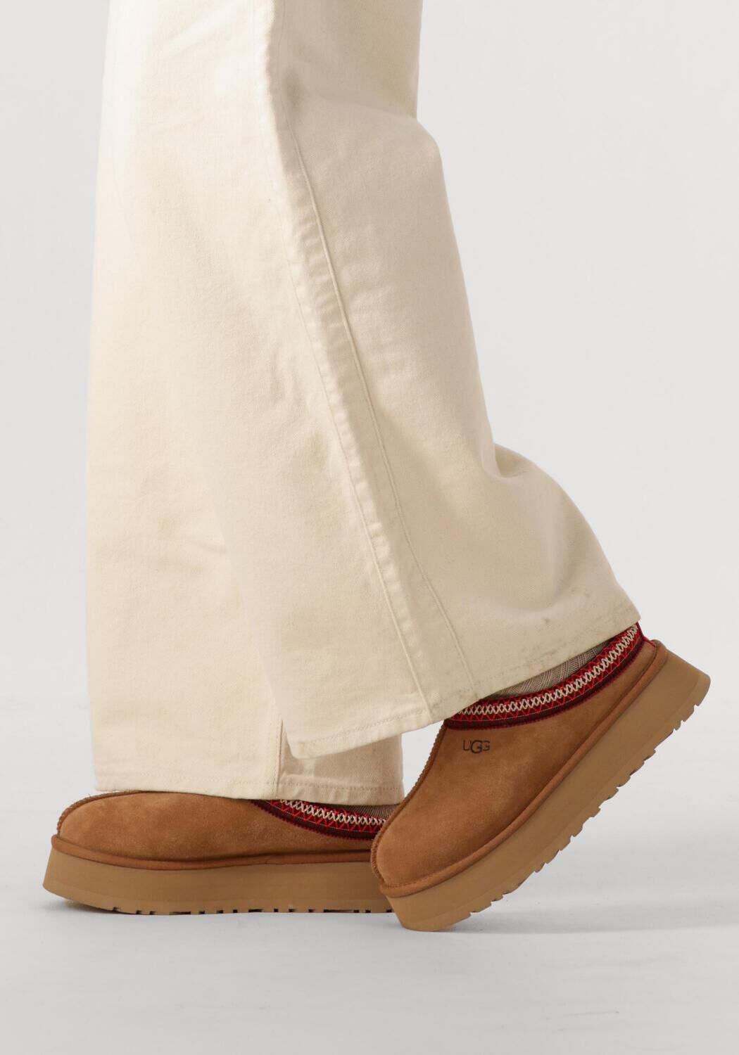 Braune UGG Slipper W TAZZ II - large