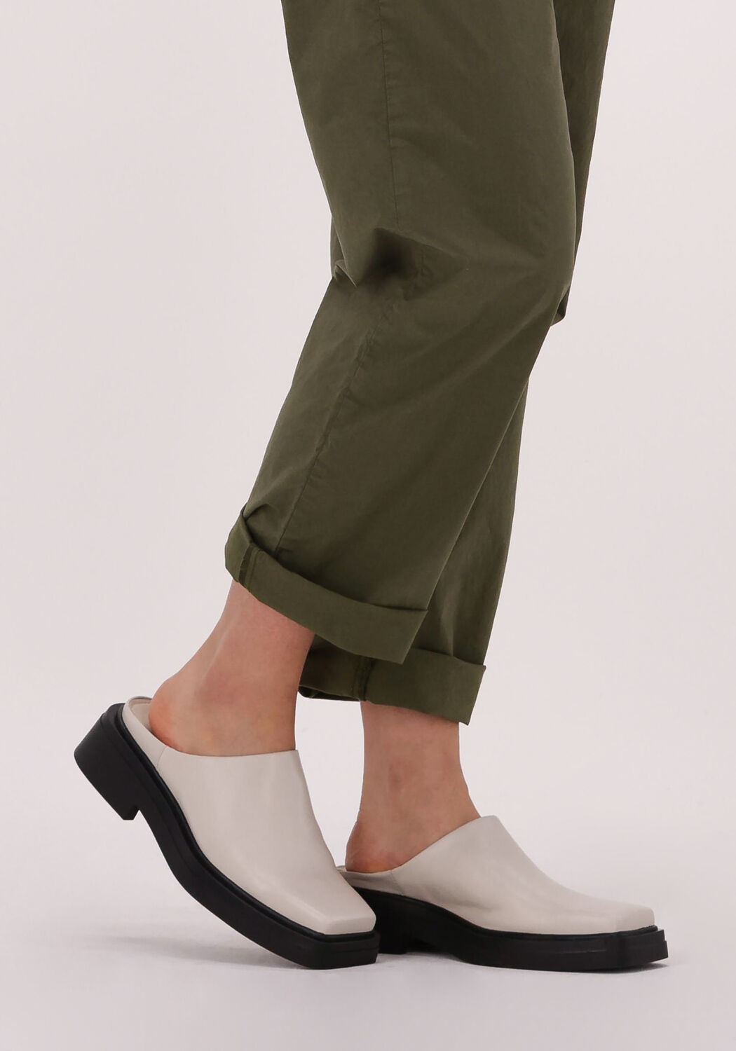 Wei&szlig;e VAGABOND SHOEMAKERS Mules EYRA 701 - large