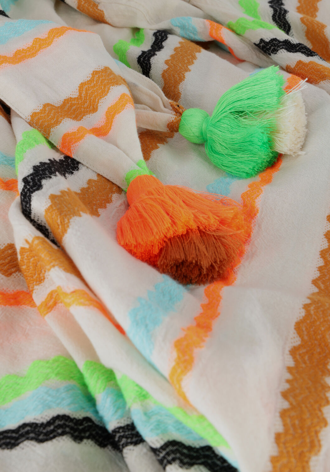 Nicht-gerade weiss DEVOTION Maxikleid OPSIANOS - large