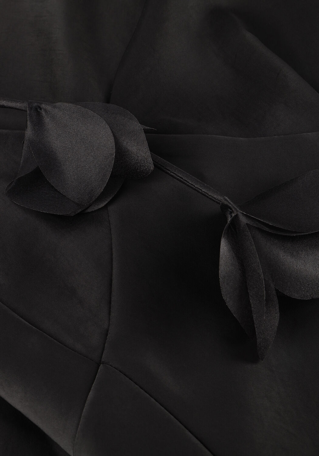 Schwarze NEO NOIR Maxikleid COLLY HEAVY SATEEN DRESS - large