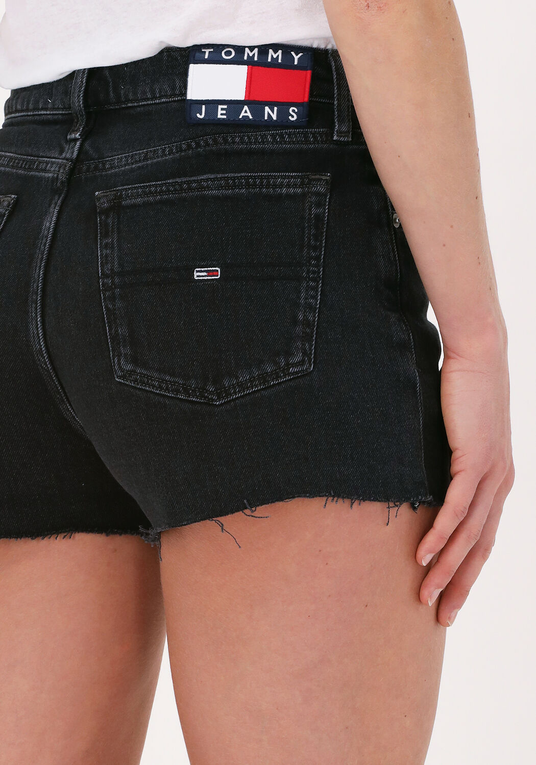 Schwarze TOMMY JEANS Kurze Hose HOTPANT | Omoda