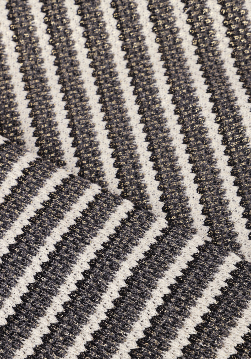 Schwarze SUMMUM T-shirt SLEEVELESS TOP KNITTED STRIPE COATED - large