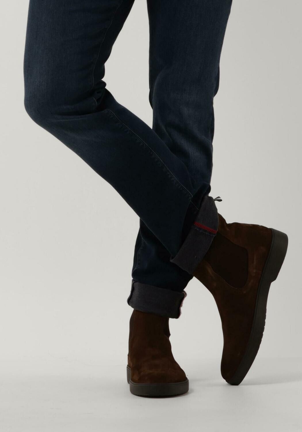 Braune TOMMY HILFIGER Chelsea Boots CLASSIC HILFIGER SUEDE CHELSEA - large