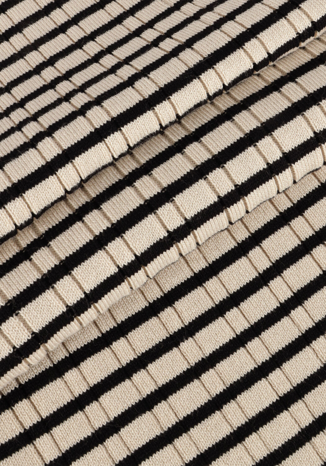 Sand OBJECT Top OBJLESTER RE TANK TOP DIV - large