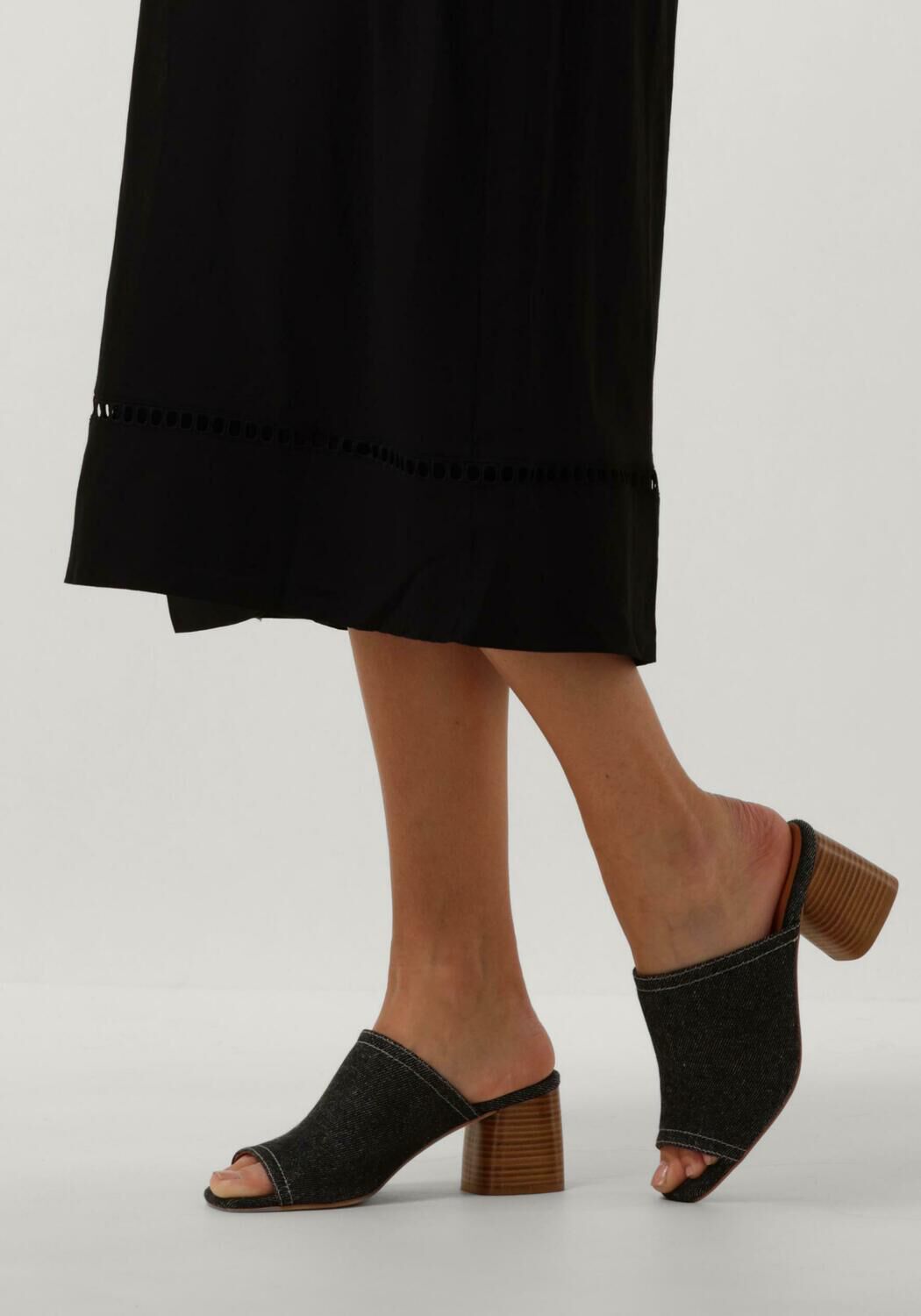 Schwarze VIA VAI Mules POLLY ROBIN - large