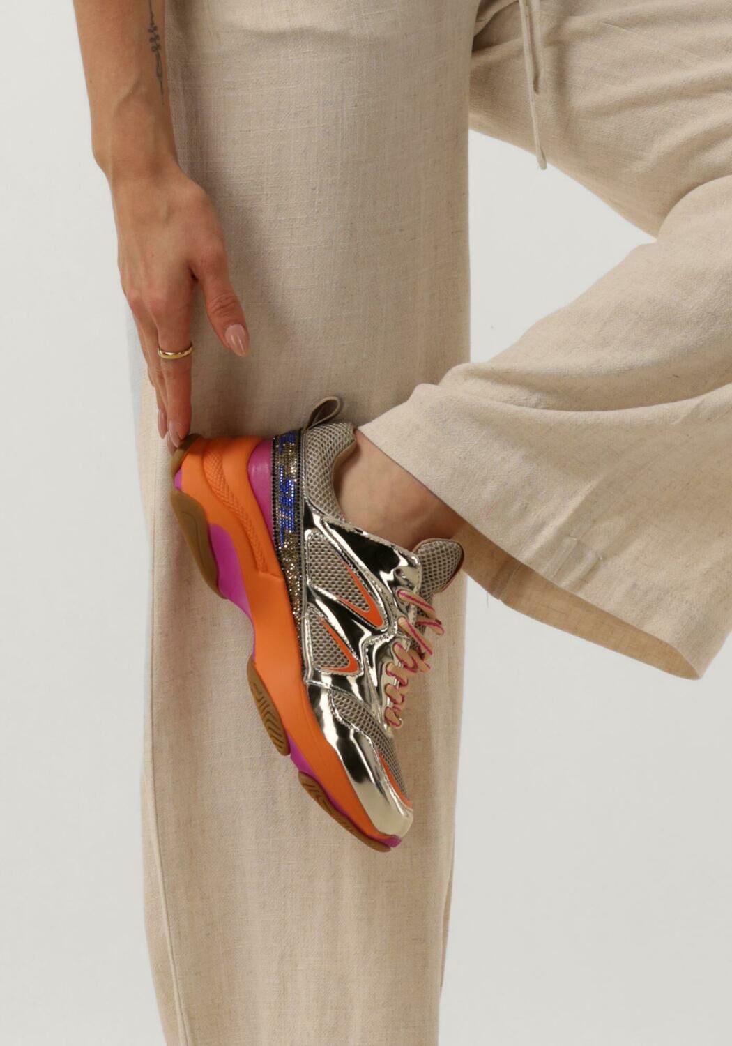 Goldfarbene STEVE MADDEN Sneaker Low MEDALLIST2 - large