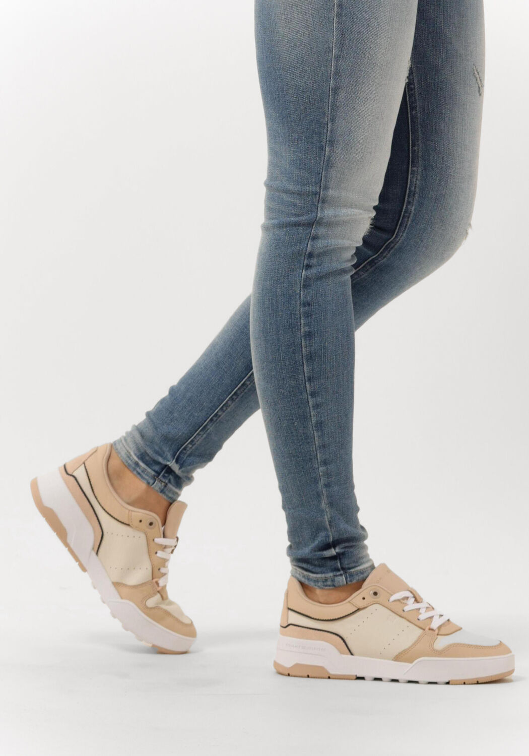 Beige TOMMY HILFIGER Sneaker Low LOW CUT BASKET SNEAKER - large