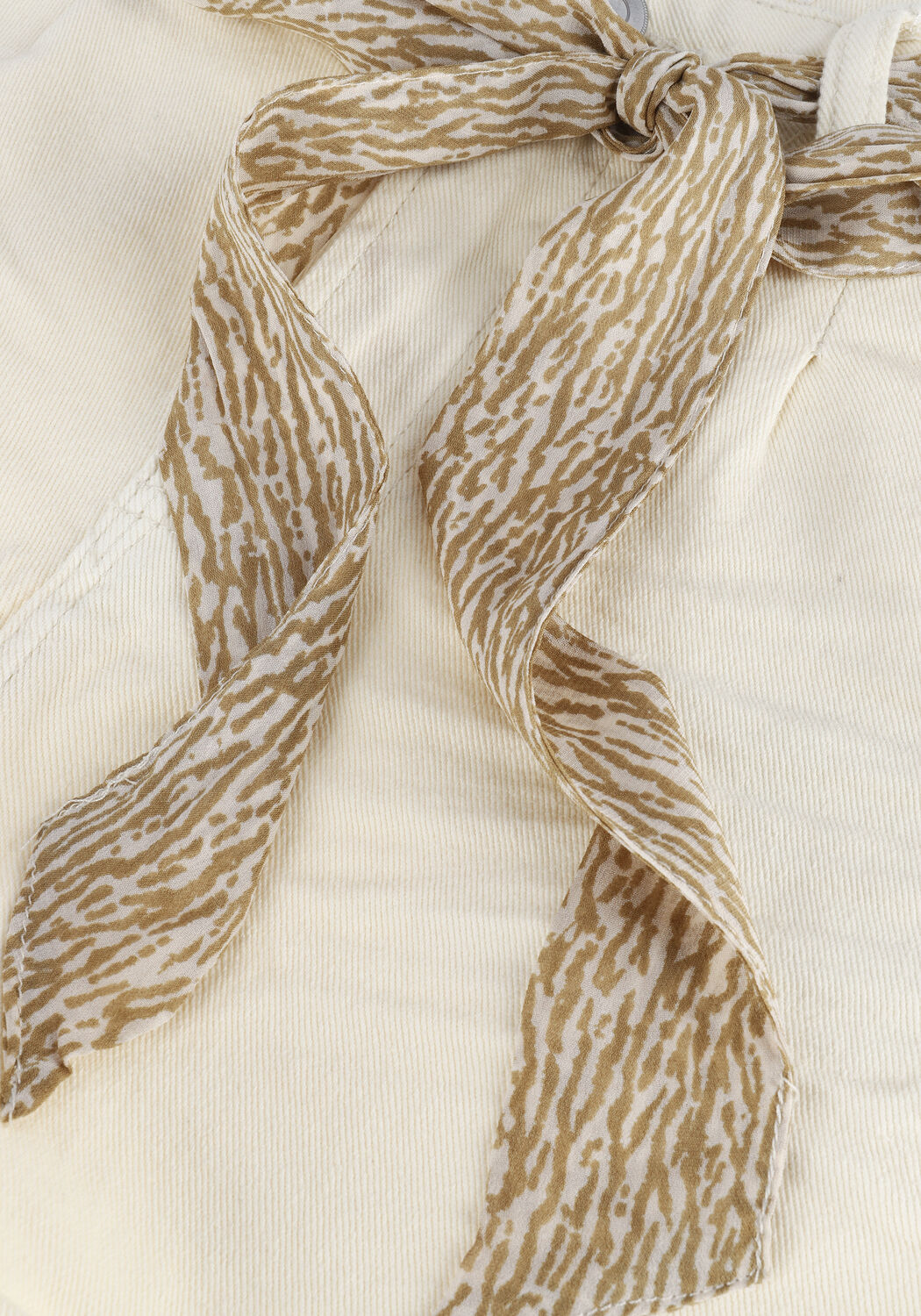 Ecru CIRCLE OF TRUST Jeans MIA SHORT - large