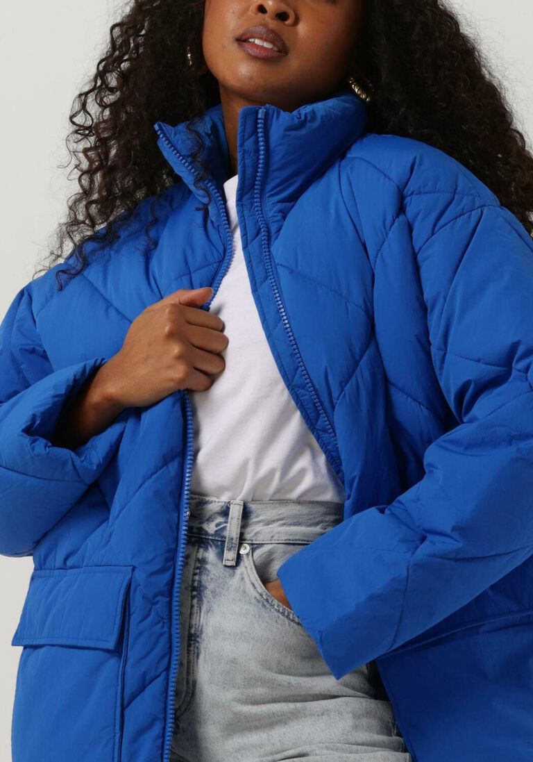 blaue selected femme wattierte jack heidi puffer jacket