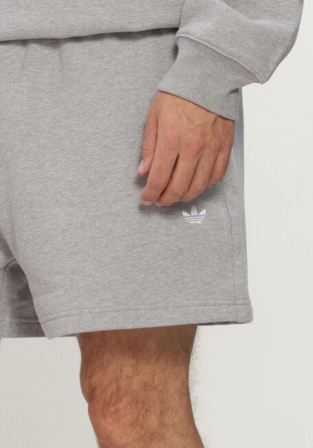 Graue ADIDAS Kurze Hose ESS SHO - large