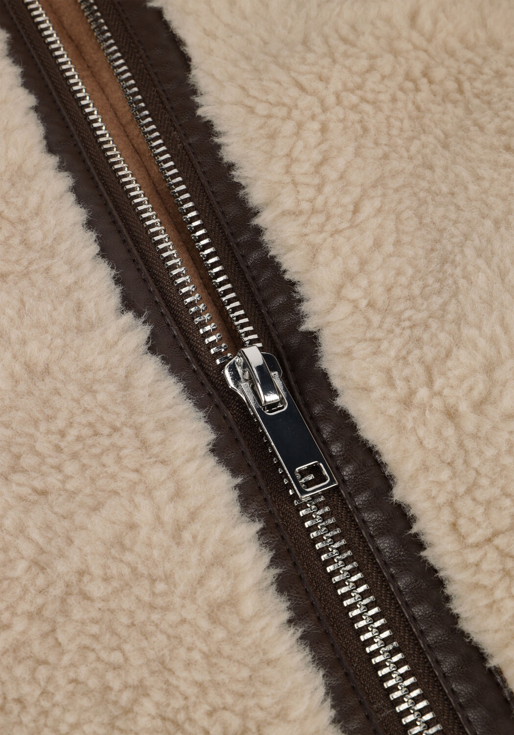 Nicht-gerade weiss EDITED Teddy-Jacke ARIANA JACKET - large