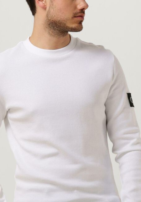 Weiße CALVIN KLEIN Sweatshirt MONOGRAM BADGE WAFFLE LS TEE - large