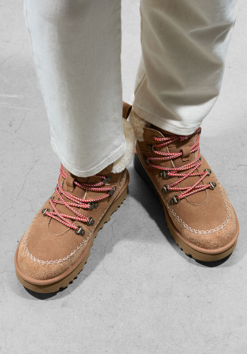 Cognacfarbene UGG Snowboots CLASSIC ALPINE LACE-UP - large