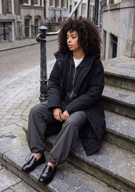Schwarze OBJECT Wattierte Jack OBJKELYN L/S RE LONG JACKET NOOS - large