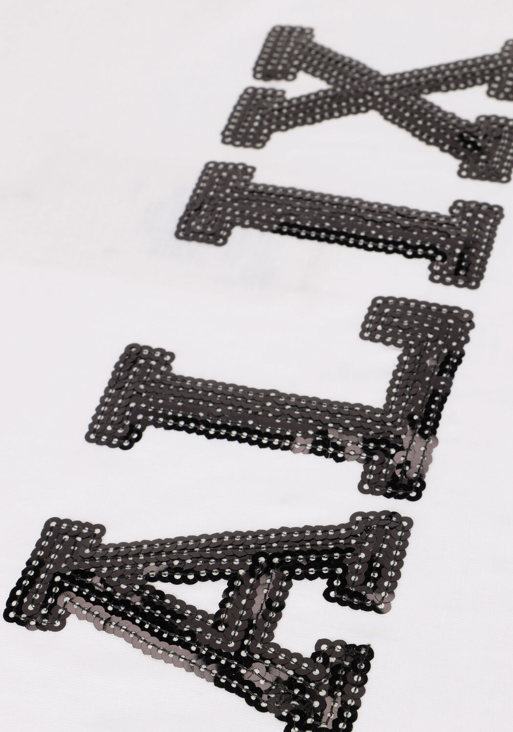 Wei&szlig;e ALIX THE LABEL Tops & T-shirts LADIES KNITTED ALIX SEQUIN T-SHIRT - large