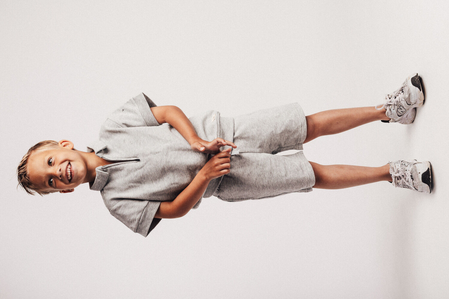 Graue BAJE STUDIO Kurze Hose GAUCIN - large